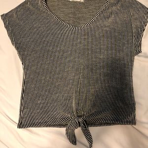 Stripped tie top